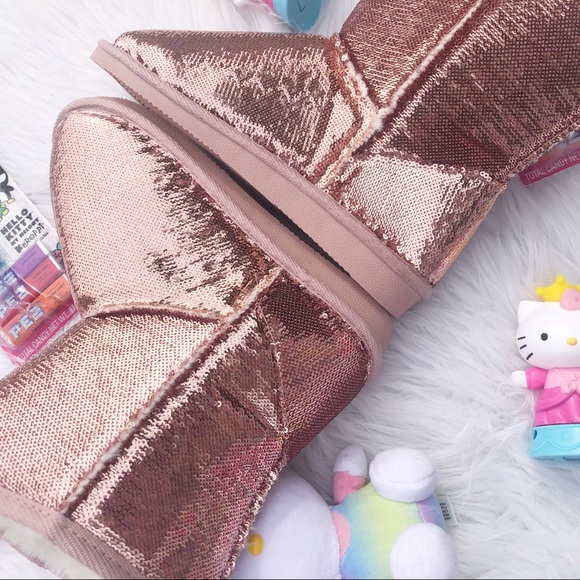Women’s Pink sequin and faux fur boots - Picture 8 of 8